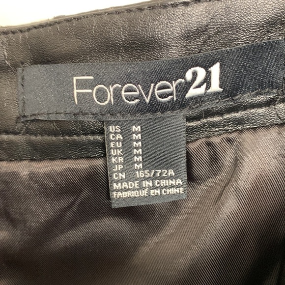 3/$25 Forever 21 Skirt, Size Medium black and white - Picture 9 of 15